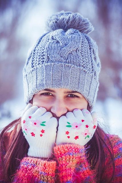 Wool is used in some clothing. Why is wool good at keeping a person warm?