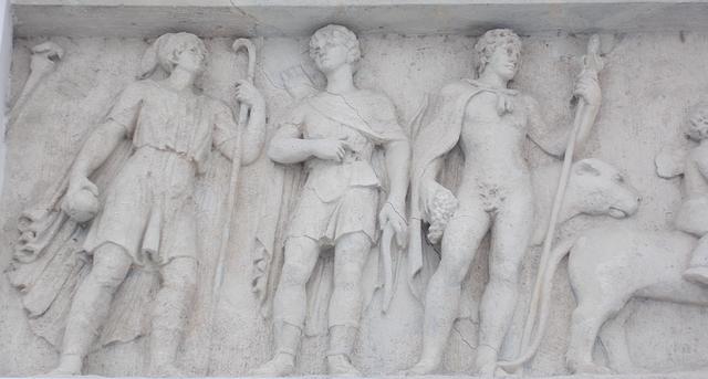 Which of these rocks do you think was used to make this statue?
