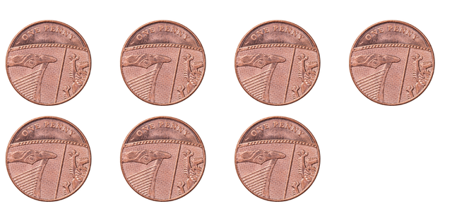 Jun used these 1 p coins to buy one item at the cake sale. Which item did he buy?