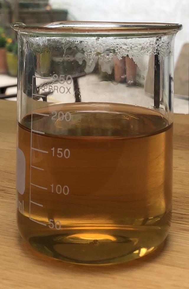 A <span class="blank">______</span> substance dissolves in a liquid.