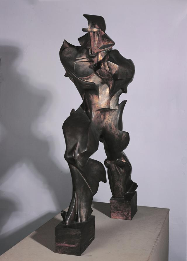 Sculpture 'Unique Forms of Continuity in Space' by Umberto Boccioni (1913).